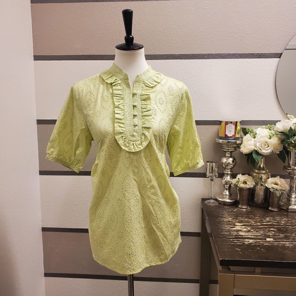 Vertigo Keyhole Ruffle Blouse Sz L
